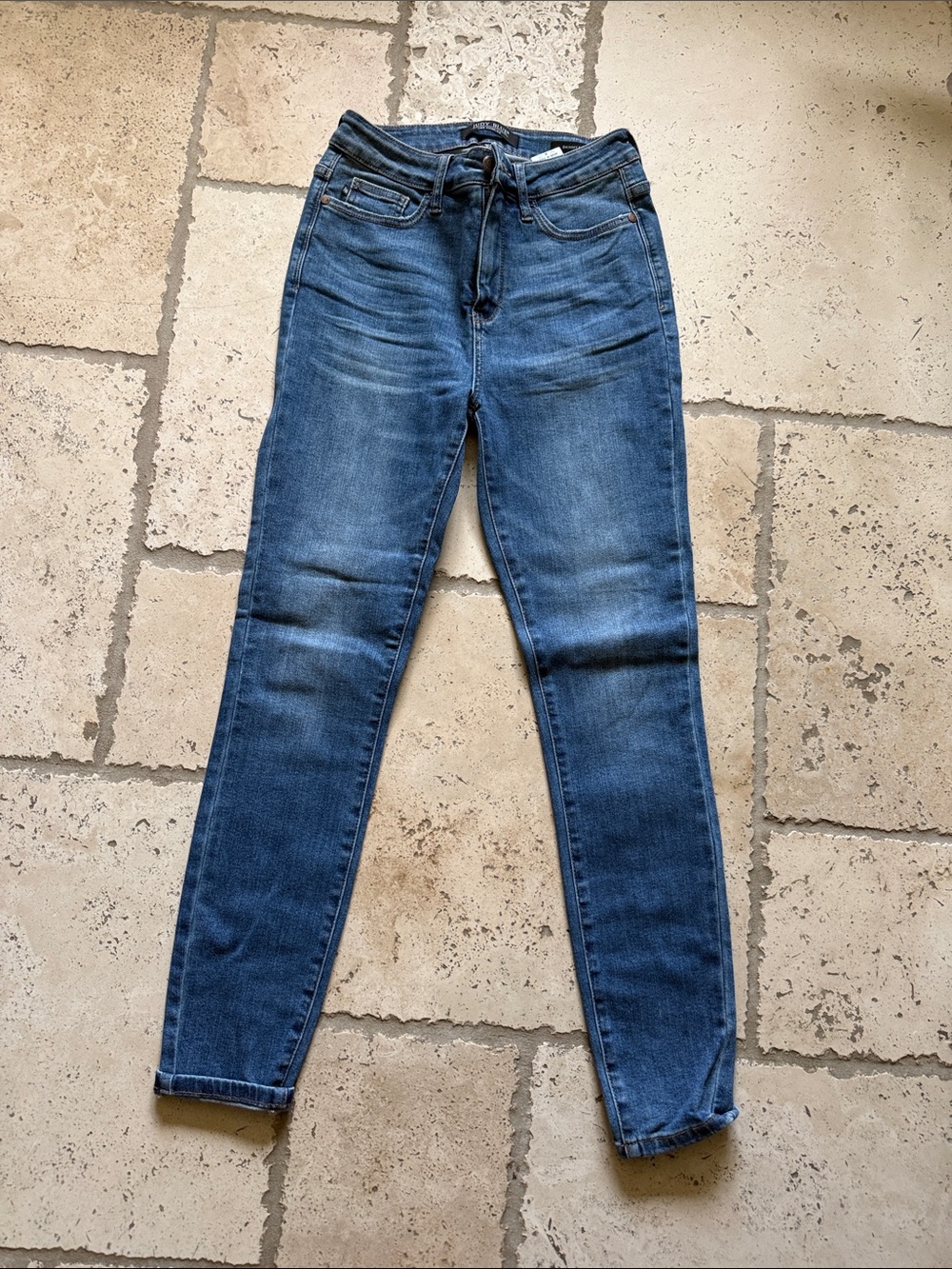 Classic High-Rise Women's Jeans in Medium Blue